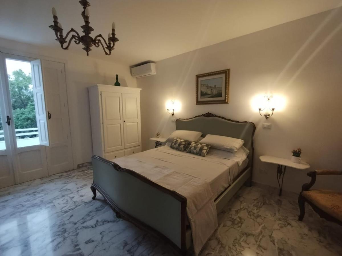Il Giardino Della Scuncerta Bed & Breakfast เลชเช ภายนอก รูปภาพ
