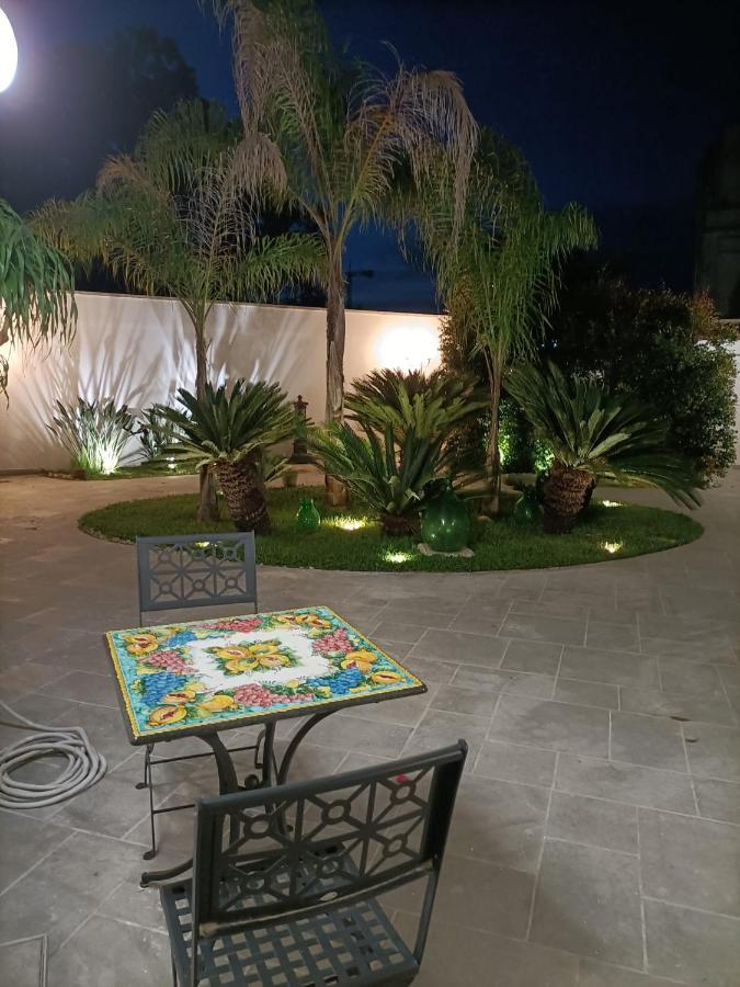 Il Giardino Della Scuncerta Bed & Breakfast เลชเช ภายนอก รูปภาพ