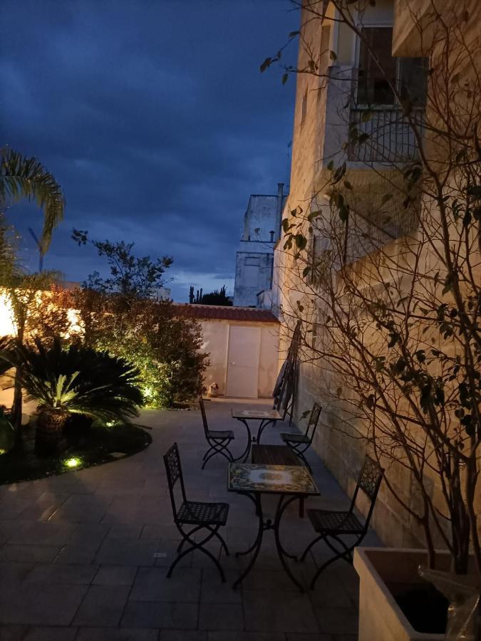 Il Giardino Della Scuncerta Bed & Breakfast เลชเช ภายนอก รูปภาพ