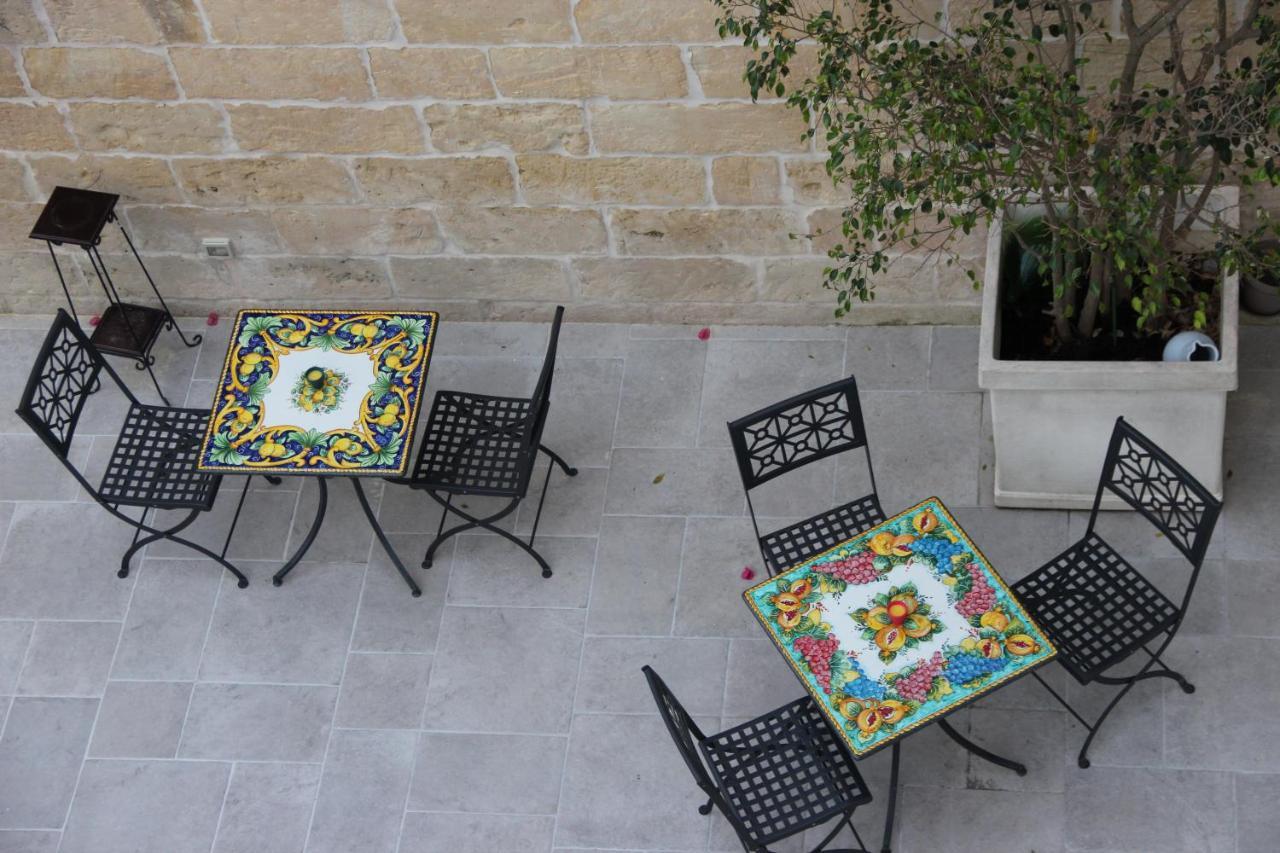 Il Giardino Della Scuncerta Bed & Breakfast เลชเช ภายนอก รูปภาพ