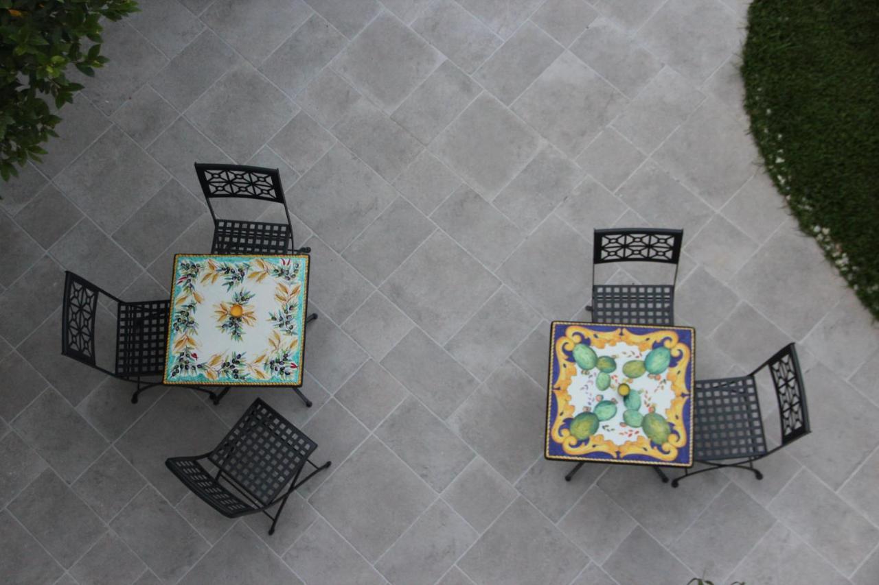 Il Giardino Della Scuncerta Bed & Breakfast เลชเช ภายนอก รูปภาพ