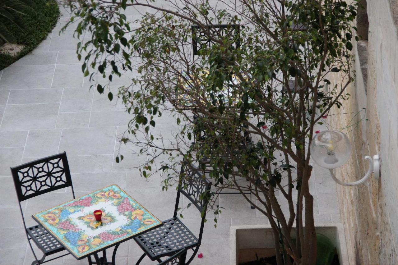 Il Giardino Della Scuncerta Bed & Breakfast เลชเช ภายนอก รูปภาพ