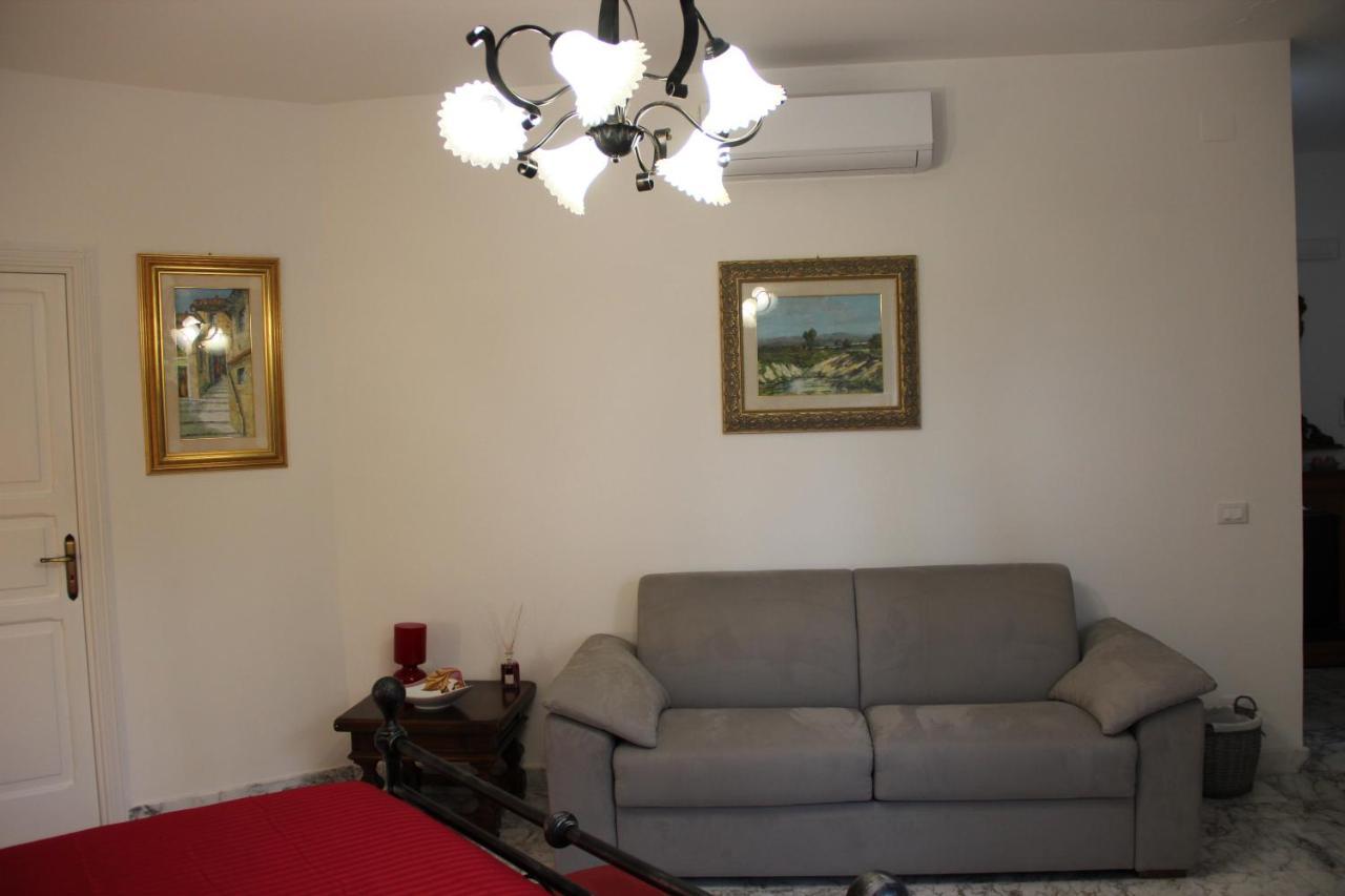 Il Giardino Della Scuncerta Bed & Breakfast เลชเช ภายนอก รูปภาพ